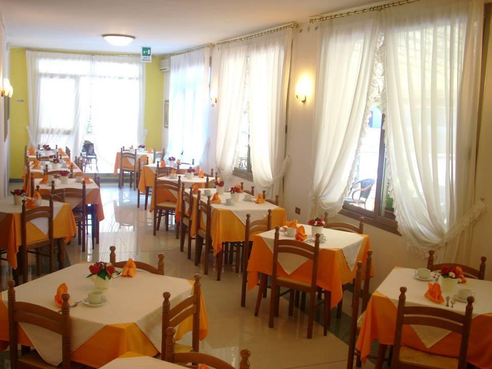 Hotel Fornaro Caorle Luaran gambar